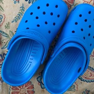 NWOT BLUE CROCS